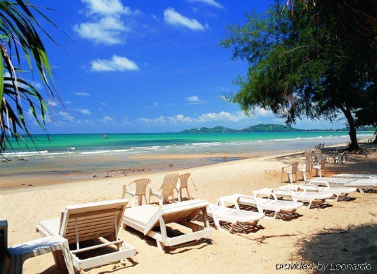 Palmeraie Beach Hotel, Rayong Ban Ang Exterior photo