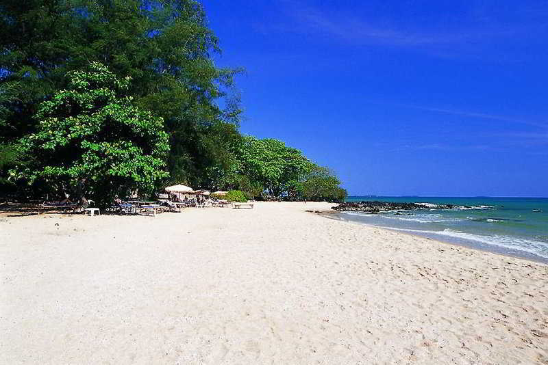 Palmeraie Beach Hotel, Rayong Ban Ang Exterior photo